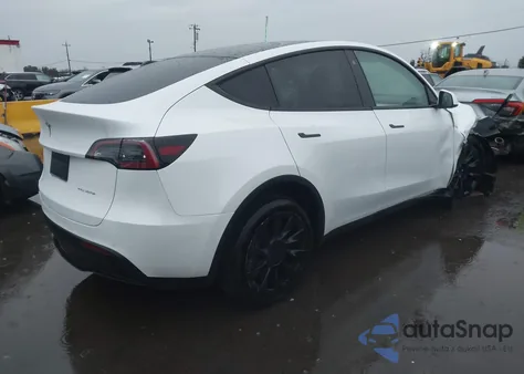 2021 Tesla Model Y Long Range Dual Motor All-Wheel Drive z USA, uszkodzony, nr VIN 5YJYGDEE5MF201460